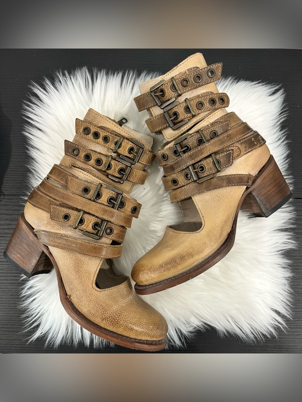 🦅 FREEBIRD BY STEVEN CLOVER Buckle Ankle Boots SZ 7 Tan - Picture 2 of 13